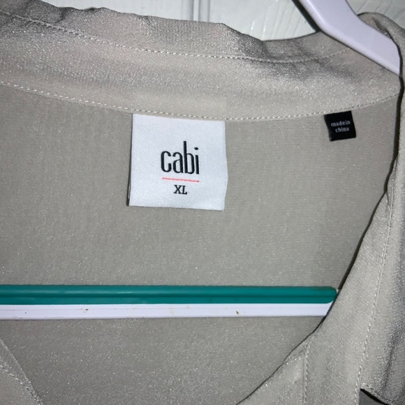 CAbi Dove Grey Silk Popover half button Blouse Sz XL Style# 3424 button cuffs - Picture 4 of 8